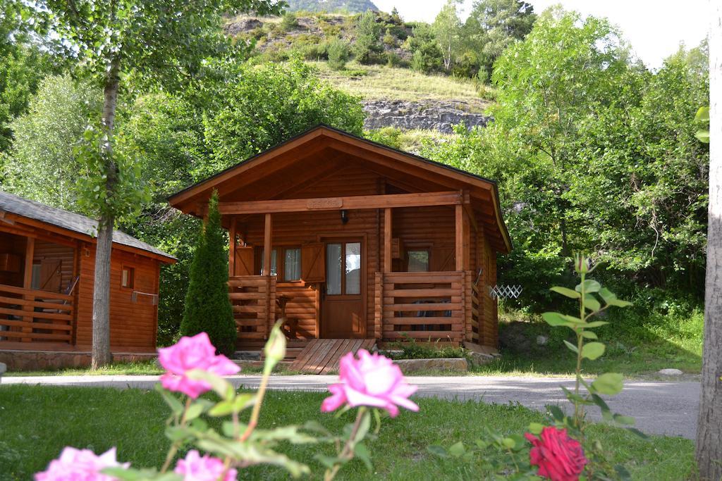 Camping Aneto Бенаске Экстерьер фото